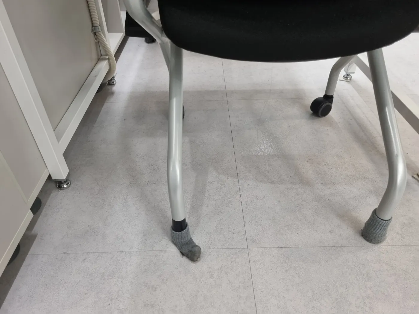 화순군 학원청소 시공 현장 — 복도 바닥 관리
