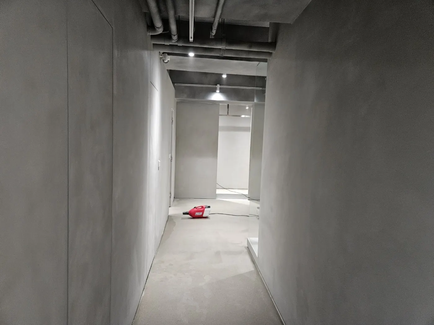 바닥 얼룩 제거 — 여수시 카페청소 현장