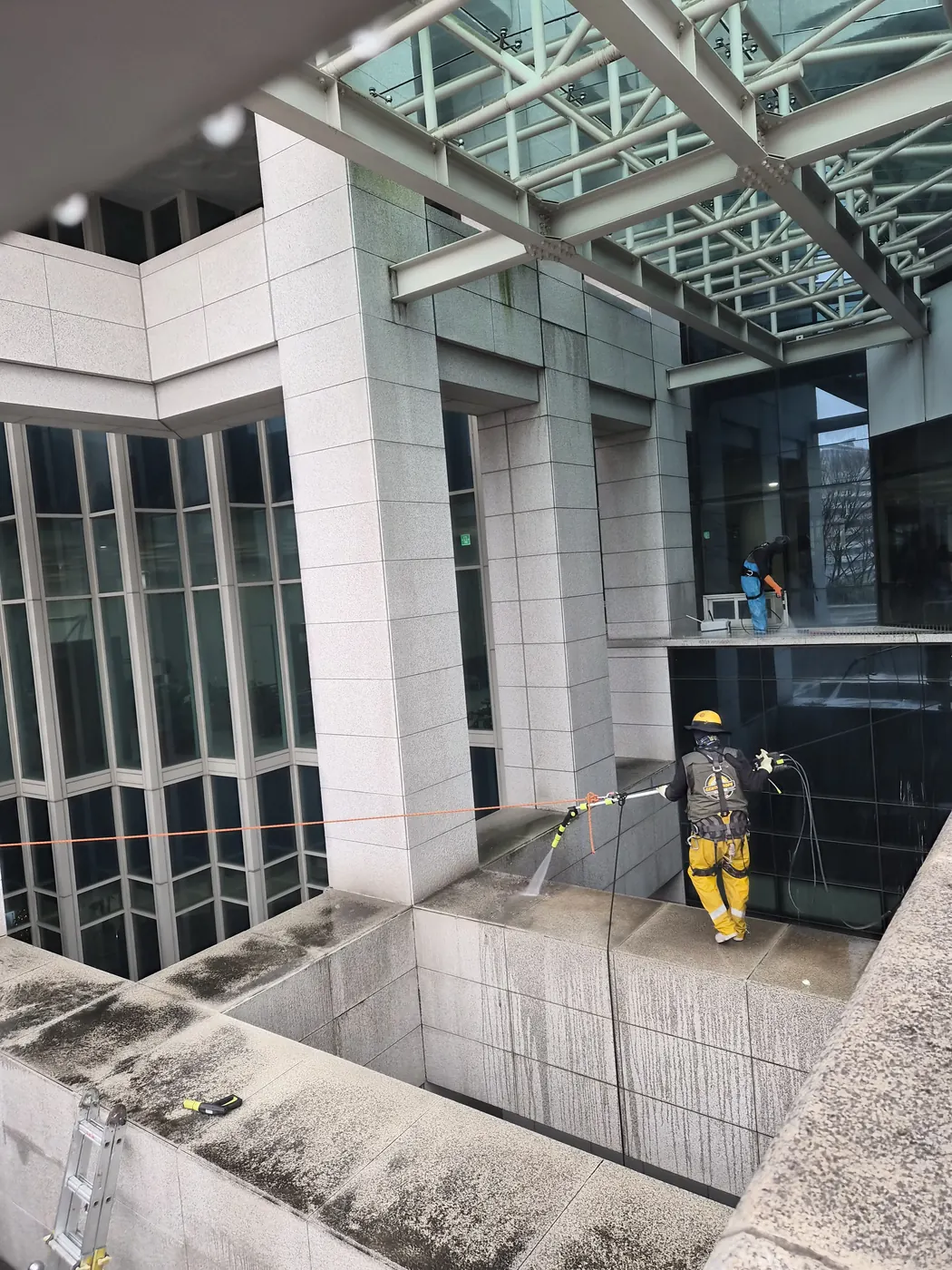 무안군 외벽청소 시공 현장 — 고압 세척
