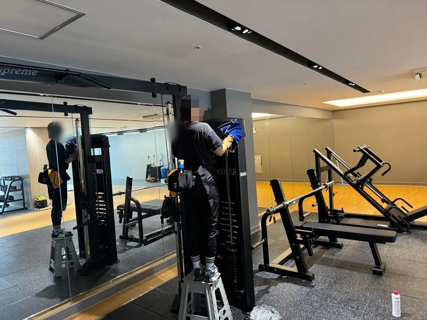 세정 진행 — 진도군 헬스장청소 현장