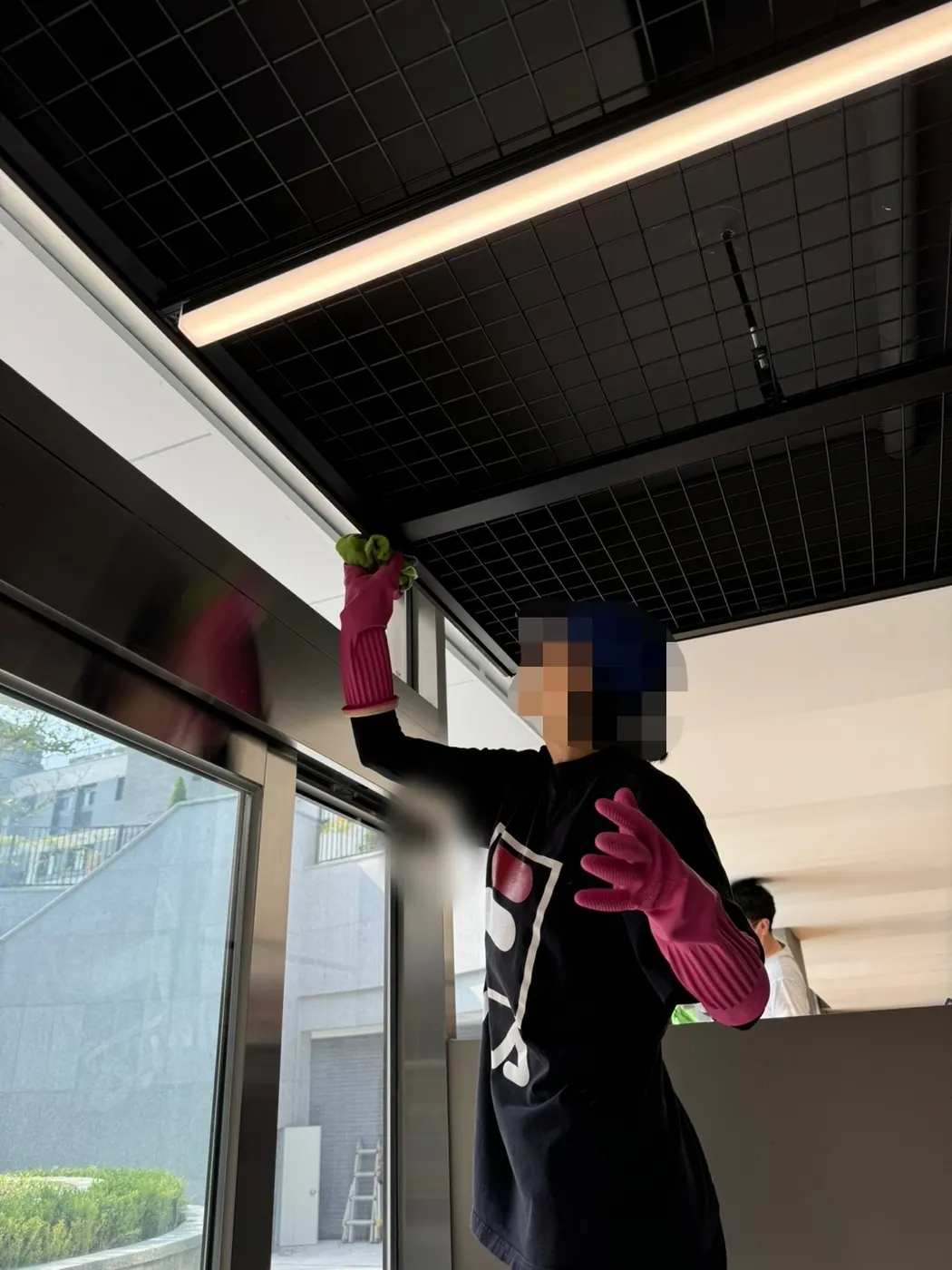 세정 진행 — 진도군 헬스장청소 현장