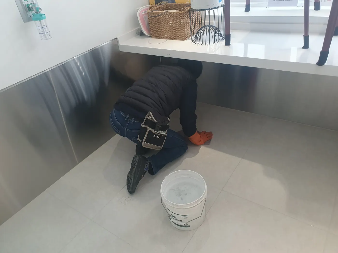 바닥 물걸레 마감 — 구례군 병원청소 현장