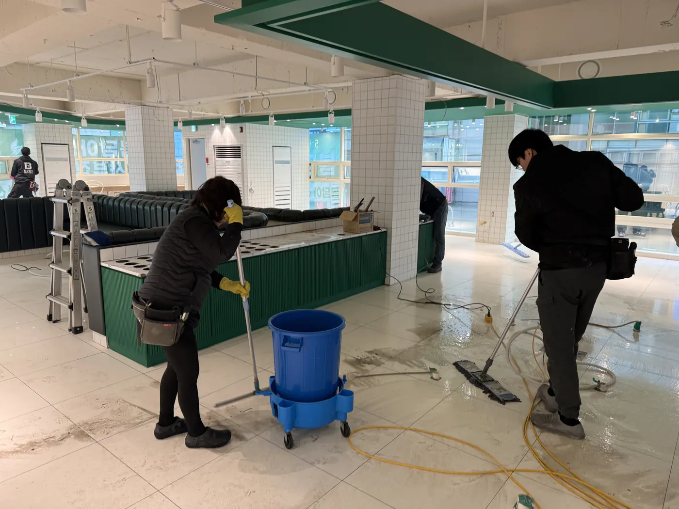 주방 바닥 세정 — 완도군 식당청소 현장