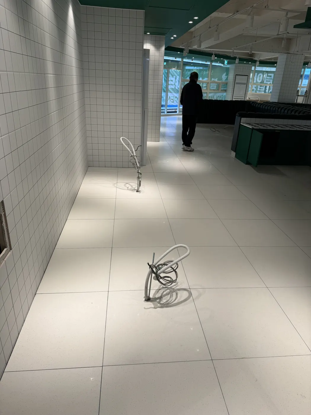 곡성군 식당청소 시공 현장 — 바닥 마감 상태