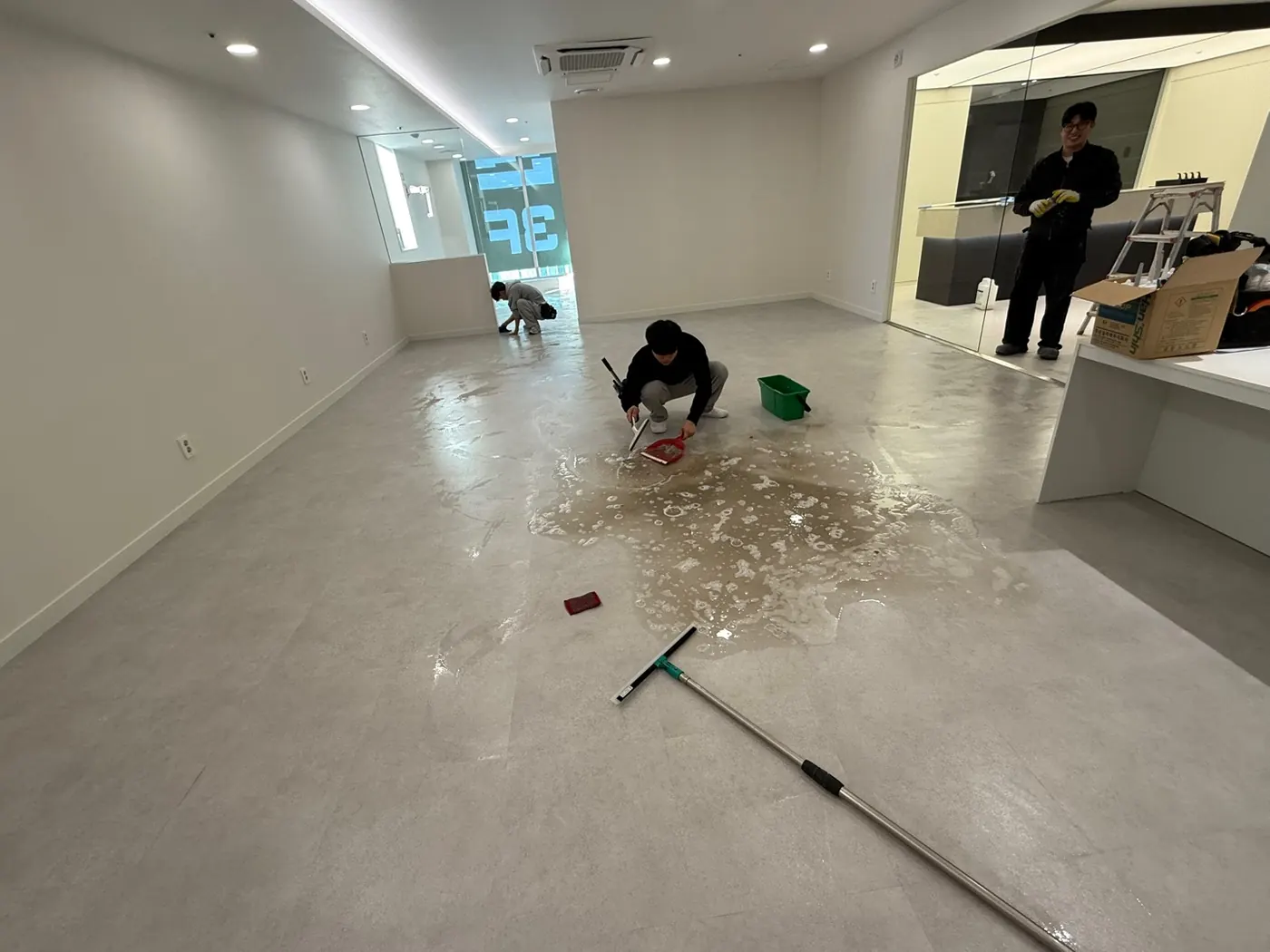 작업 진행 — 고흥군 상가청소 현장
