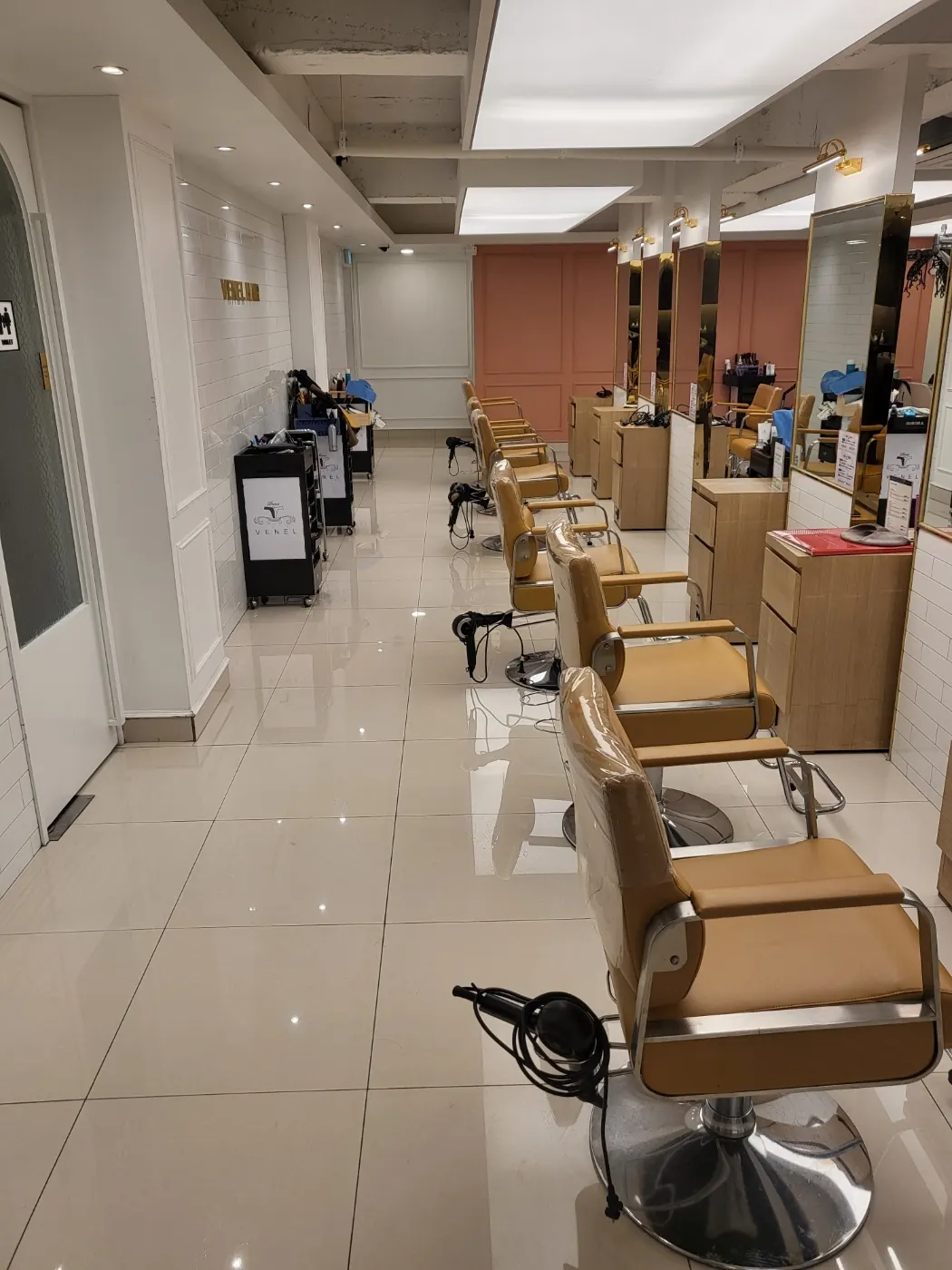 영광군 미용실청소 시공 현장 — 거울·집기 관리