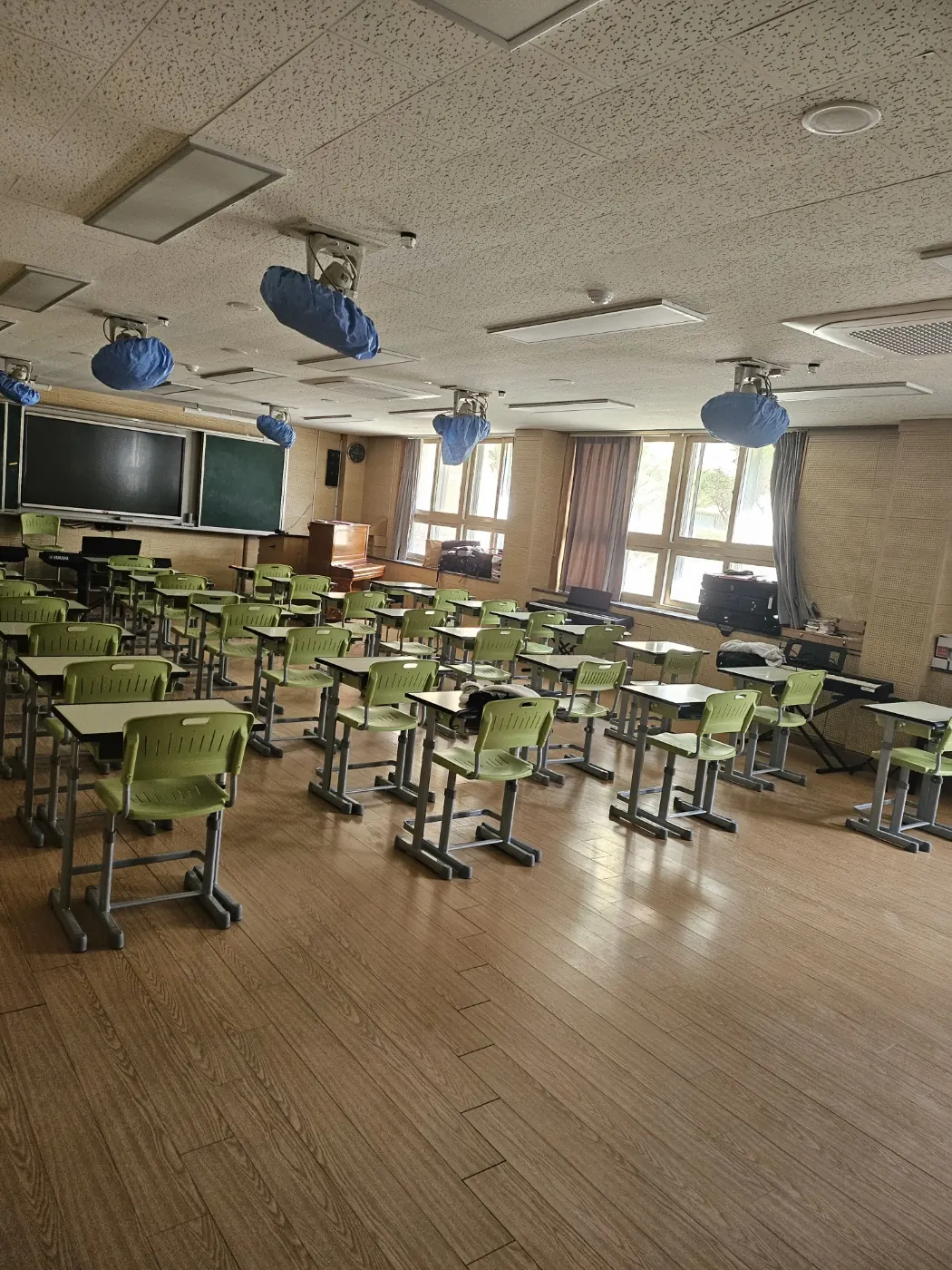 조례동 학교청소 시공 현장 — 교실 정리