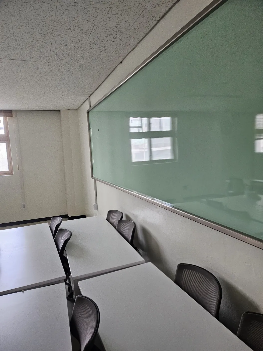 장성군 학교청소 시공 현장 — 교실 마감