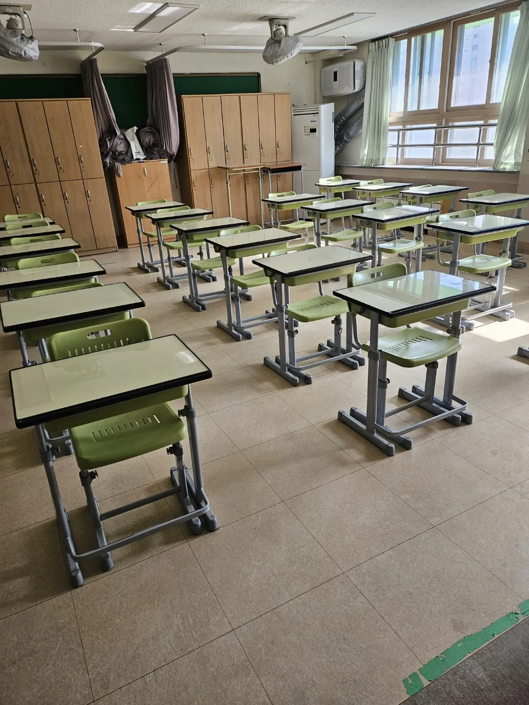진도군 학교청소 시공 현장 — 교실 마감