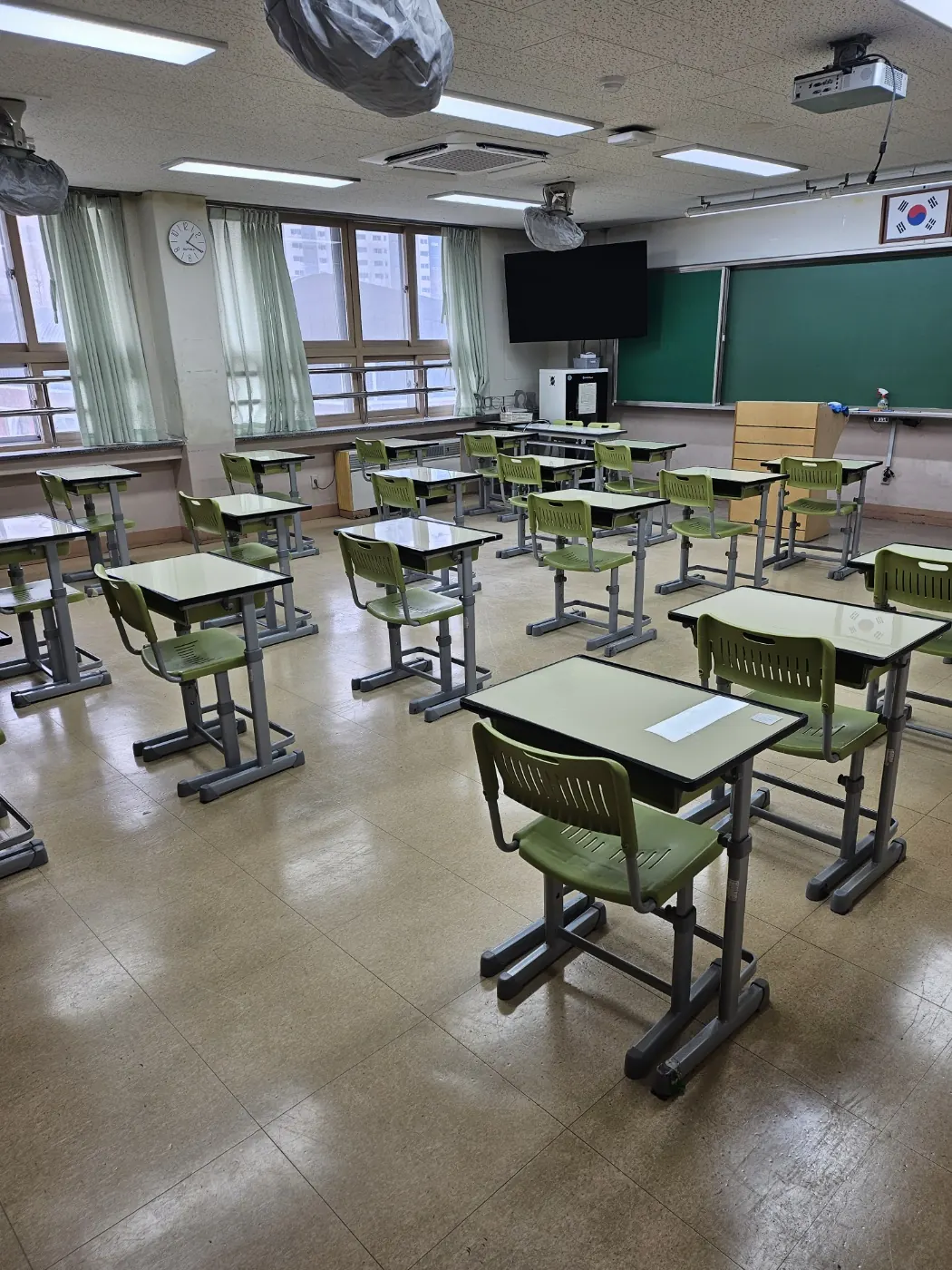 생일면 학교청소 시공 현장 — 교실 마감