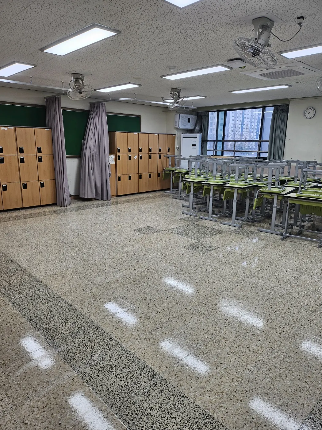 지도읍 학교청소 시공 현장 — 교실 마감