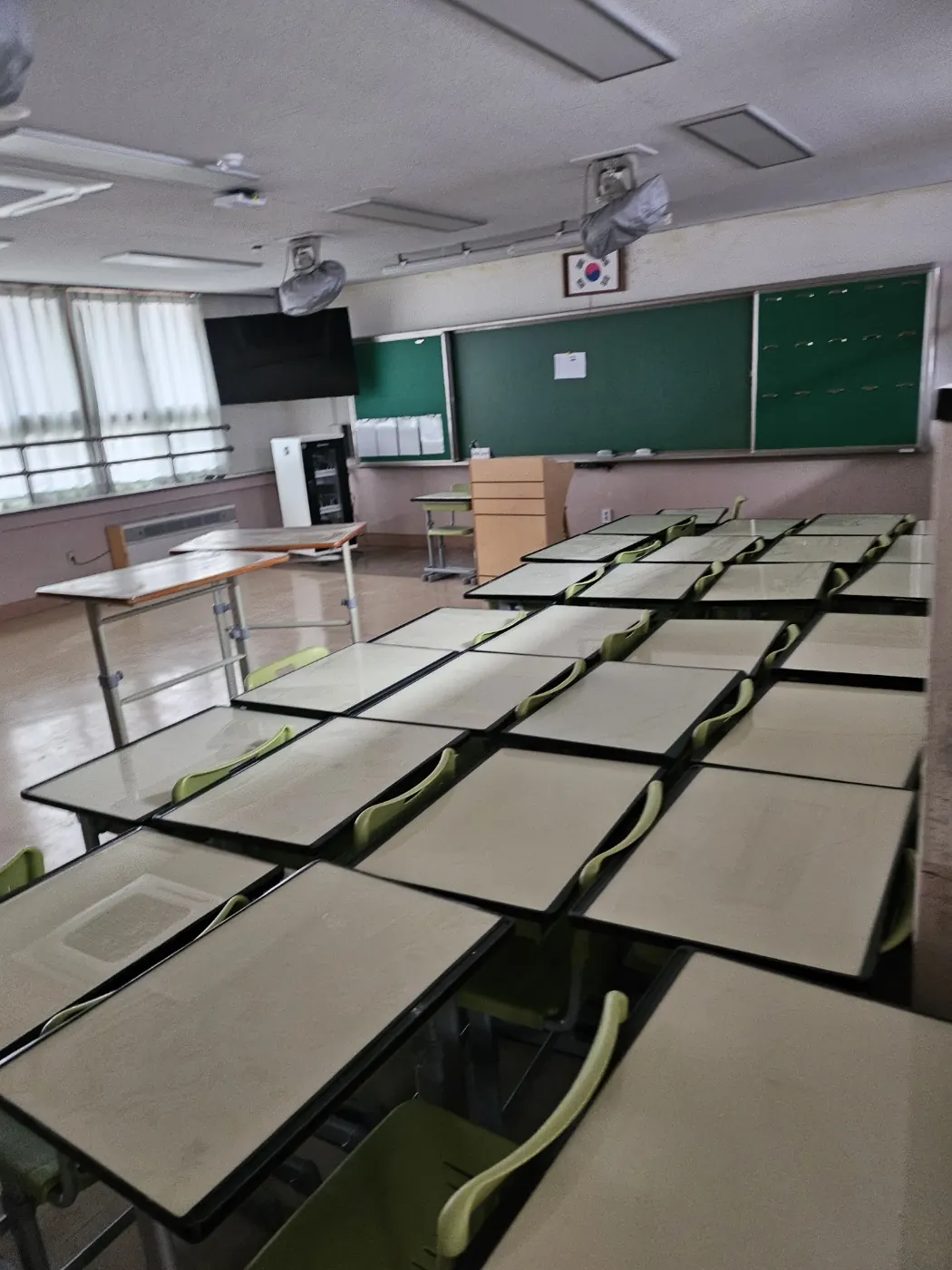 조도면 학교청소 시공 현장 — 교실 정리