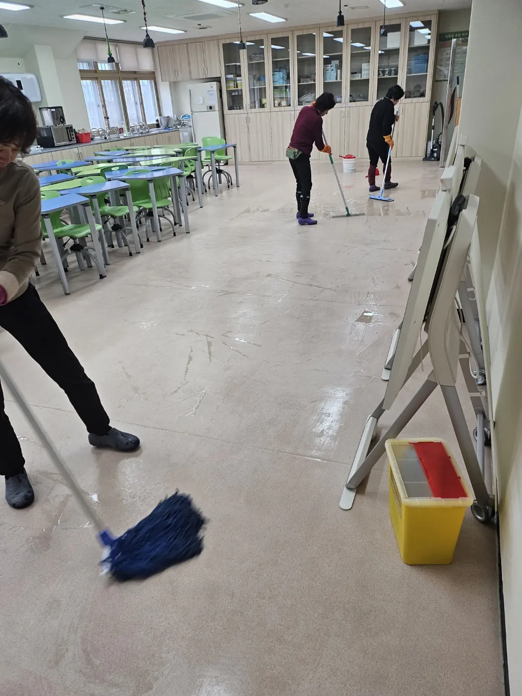 세정 진행 — 강진군 학교청소 현장
