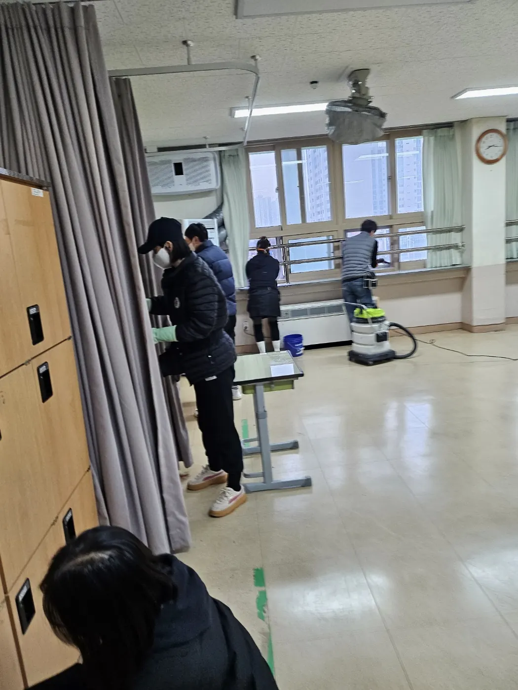 바닥 물걸레 마감 — 화순군 학교청소 현장