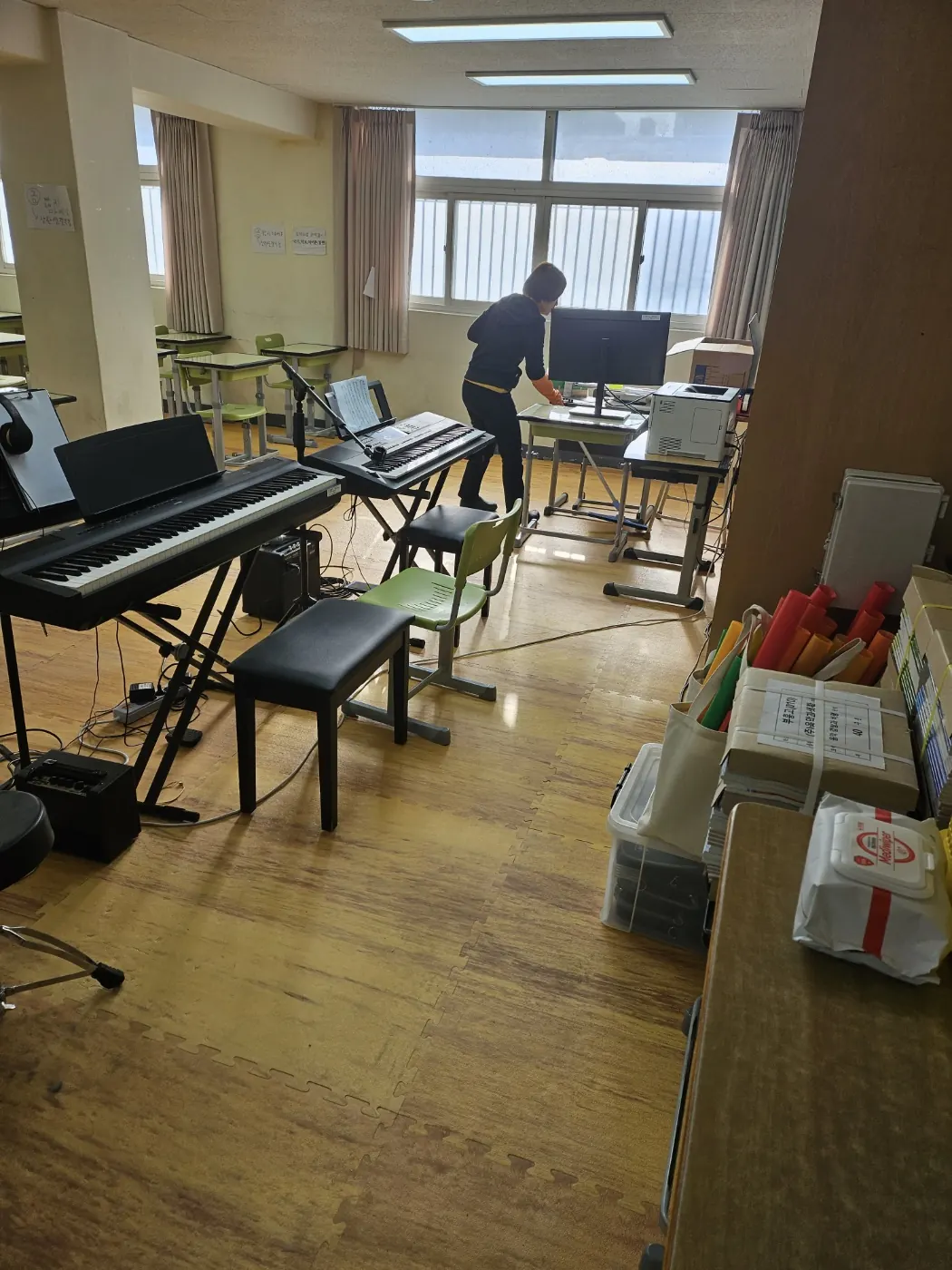 특별실 작업 — 나산면 학교청소 현장